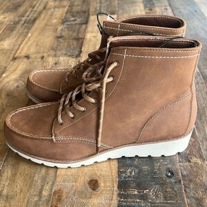 St. John’s Shoes Womens 9 Tan Boswell Heel Booties